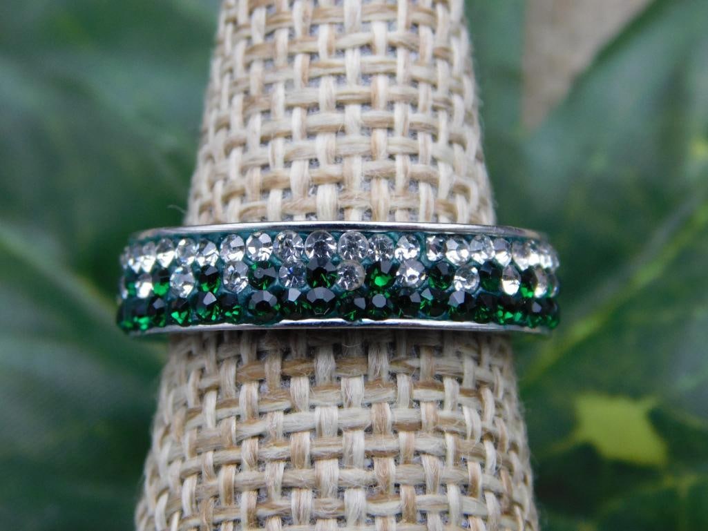 RING ROCK STONE LAPIDARY SPECIMEN: RING ROCK STONE LAPIDARY SPECIMEN