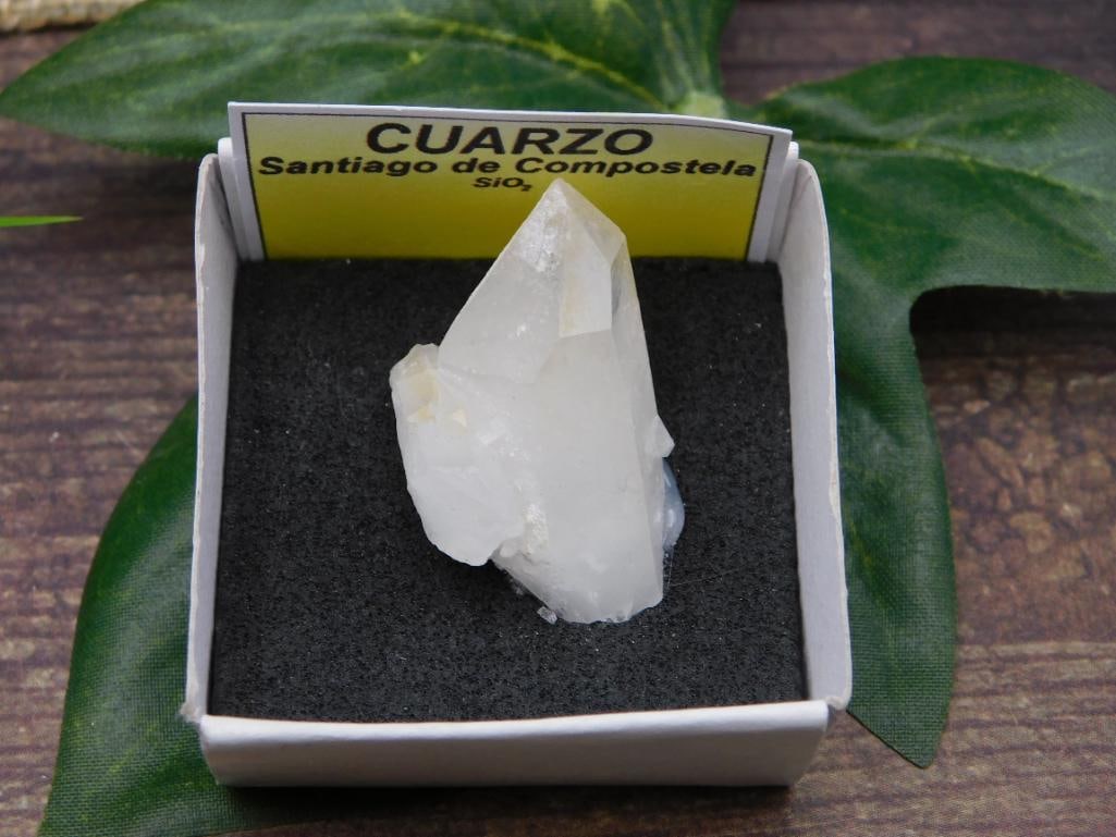 QUARTZ ROCK STONE LAPIDARY SPECIMEN (1 of 2)