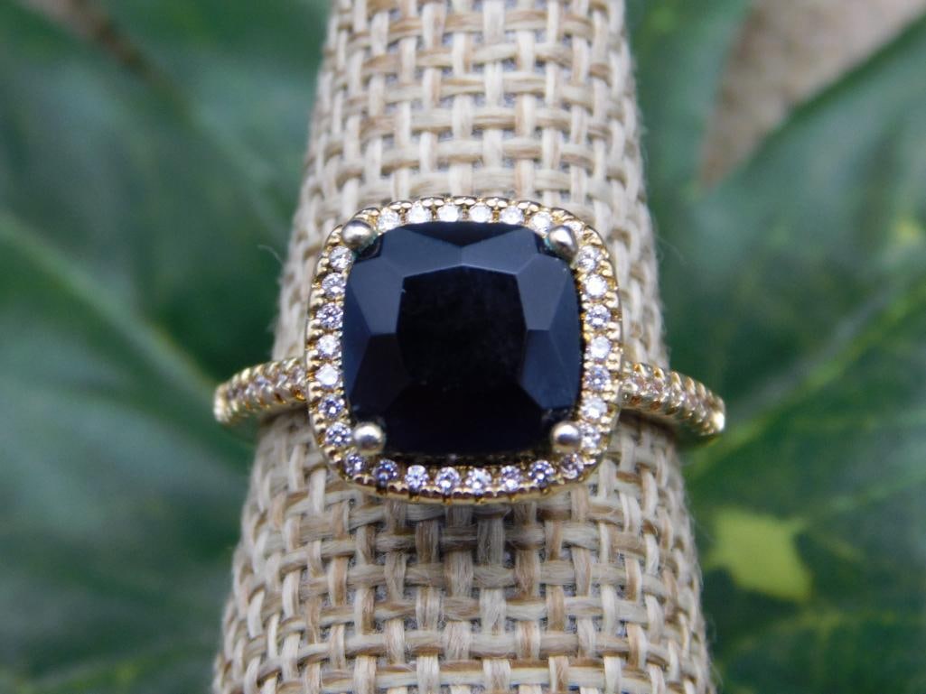 RING ROCK STONE LAPIDARY SPECIMEN: RING ROCK STONE LAPIDARY SPECIMEN