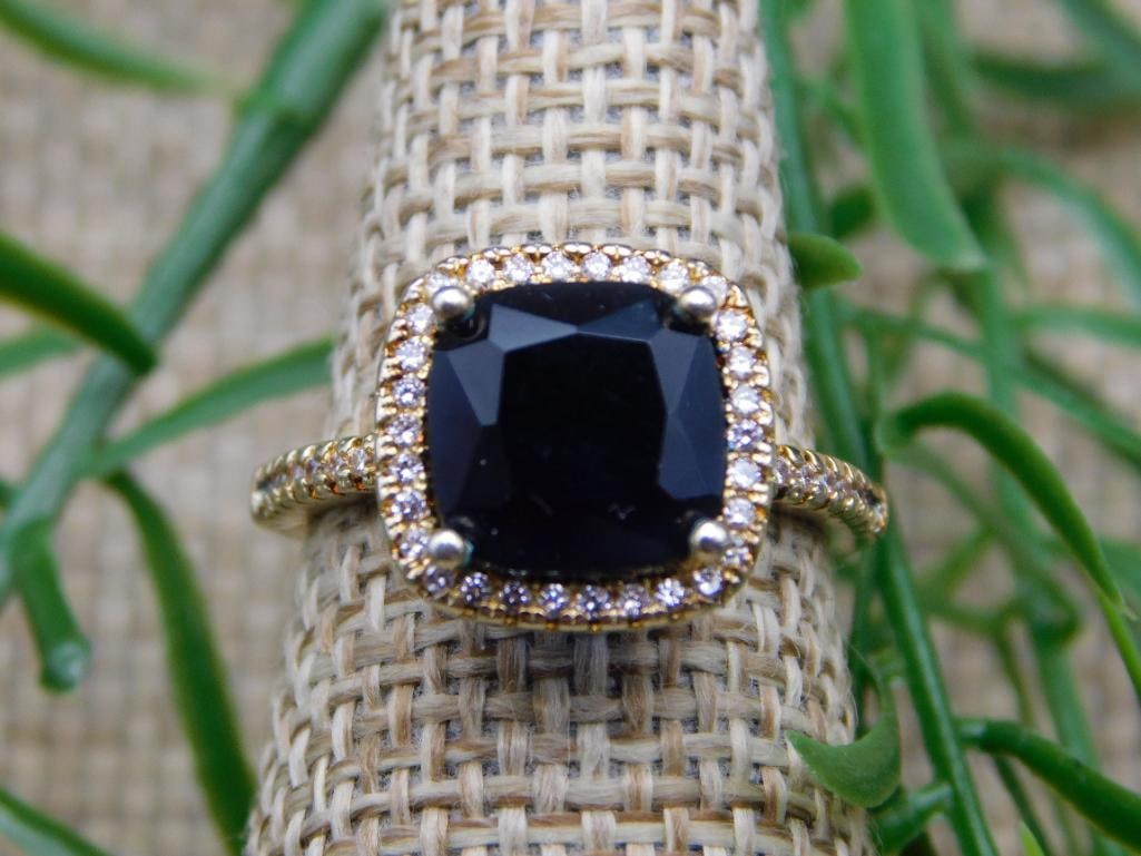 RING ROCK STONE LAPIDARY SPECIMEN: RING ROCK STONE LAPIDARY SPECIMEN