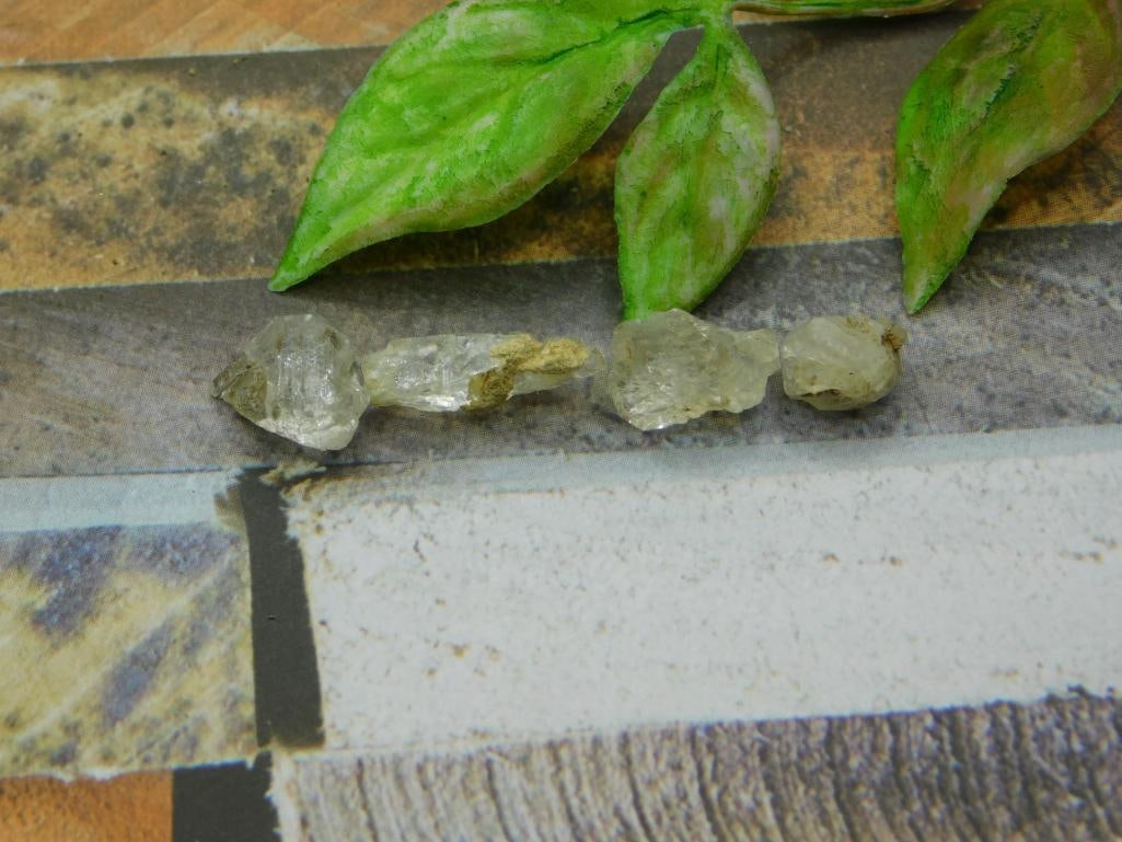 HERKIMER DIAMOND ROCK STONE LAPIDARY SPECIMEN: HERKIMER DIAMOND ROCK STONE LAPIDARY SPECIMEN