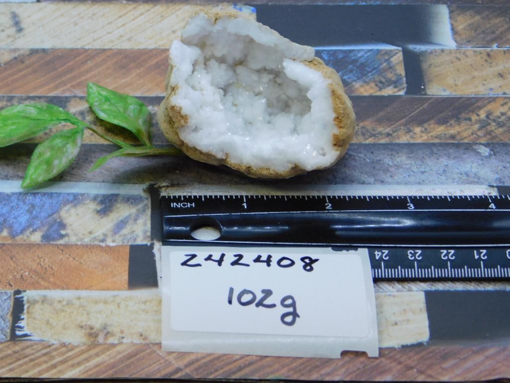 GEODE ROCK STONE LAPIDARY SPECIMEN - 2