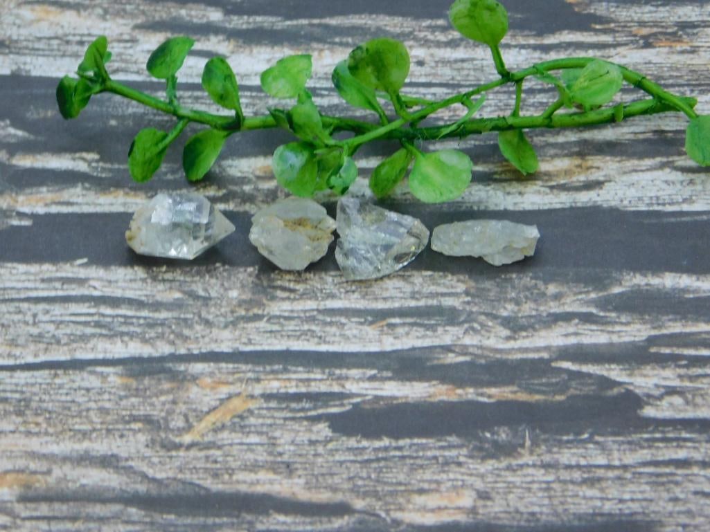 HERKIMER DIAMOND ROCK STONE LAPIDARY SPECIMEN: HERKIMER DIAMOND ROCK STONE LAPIDARY SPECIMEN