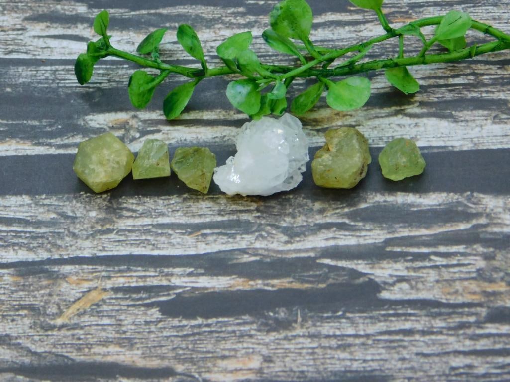 MIXED LOT ROCK STONE LAPIDARY SPECIMEN: MIXED LOT ROCK STONE LAPIDARY SPECIMEN