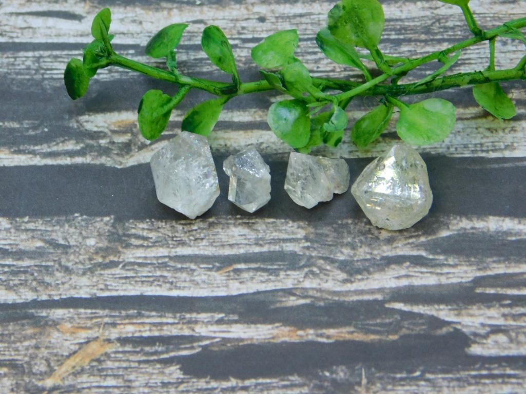 HERKIMER DIAMOND ROCK STONE LAPIDARY SPECIMEN: HERKIMER DIAMOND ROCK STONE LAPIDARY SPECIMEN