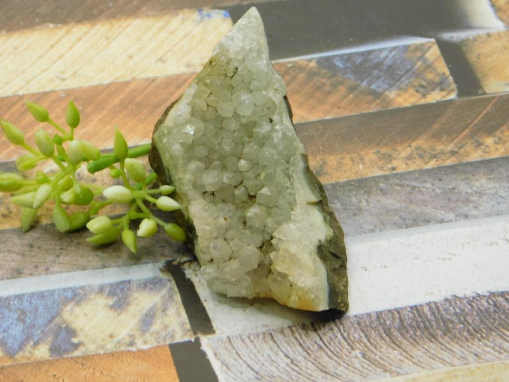 ROCK STONE LAPIDARY SPECIMEN: ROCK STONE LAPIDARY SPECIMEN