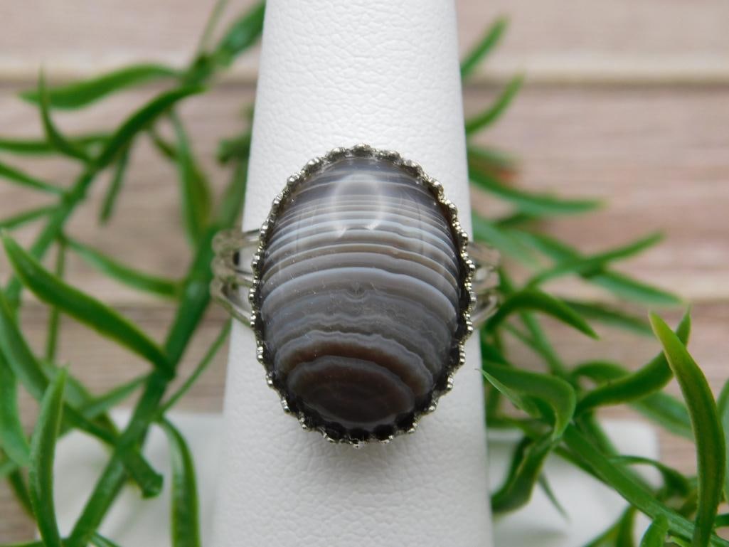 BANDED AGATE ADJUSTABLE RING ROCK STONE LAPIDARY SPECIMEN (1 of 2)