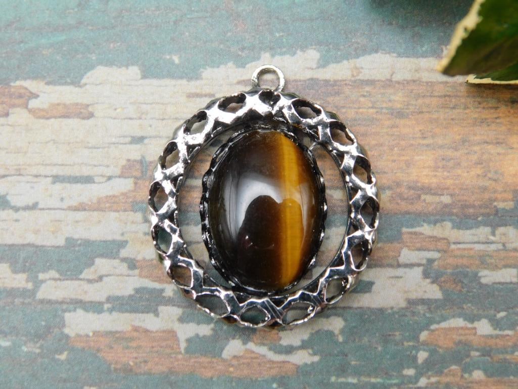 TIGERS EYE PENDANT ROCK STONE LAPIDARY SPECIMEN (1 of 2)