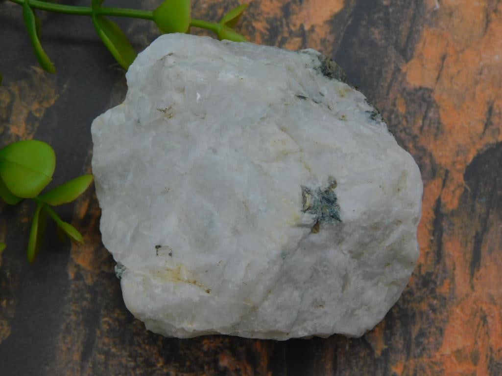 ROUGH QUARTZ ROCK STONE LAPIDARY SPECIMEN: ROUGH QUARTZ ROCK STONE LAPIDARY SPECIMEN