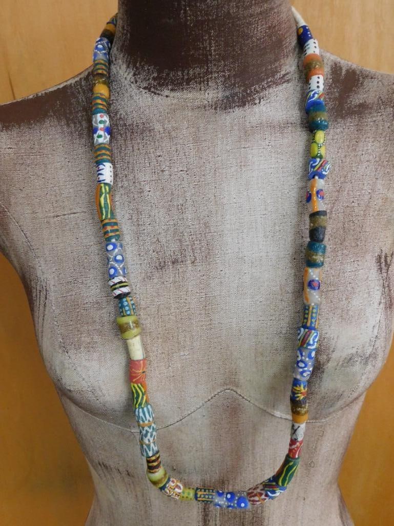 AFRICAN TRADE BEAD NECKLACE ROCK STONE LAPIDARY SPECIMEN (1 of 4)