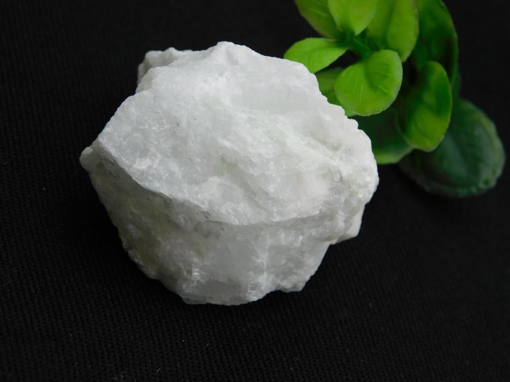 QUARTZ ROCK STONE LAPIDARY SPECIMEN (1 of 2)