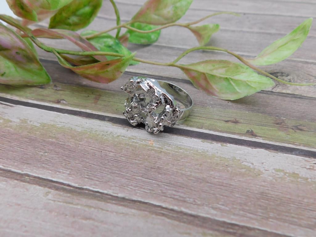Silver-tone ring with raw-style cluster design - 2