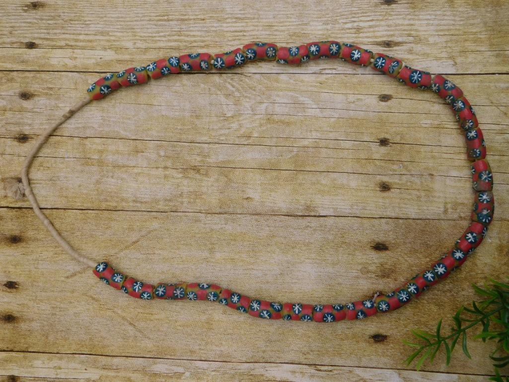 AFRICAN TRADE BEADS ROCK STONE LAPIDARY SPECIMEN: AFRICAN TRADE BEADS ROCK STONE LAPIDARY SPECIMEN