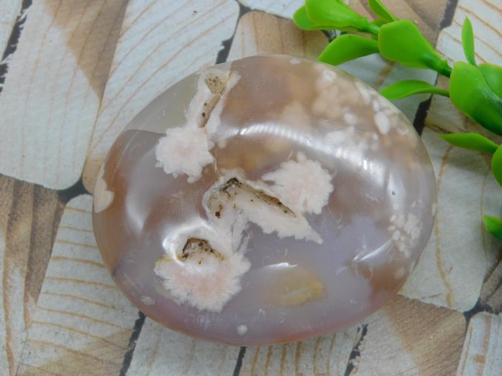 HATMANS FLOWER PETAL AGATE ROCK STONE LAPIDARY SPECIMEN (1 of 2)