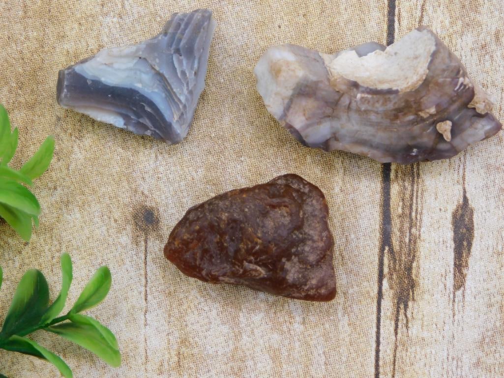 MIXED LOT ROCK STONE LAPIDARY SPECIMEN: MIXED LOT ROCK STONE LAPIDARY SPECIMEN