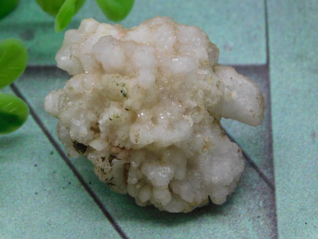 ROCK STONE LAPIDARY SPECIMEN (1 of 2)