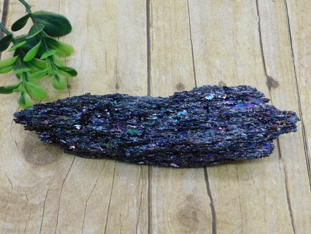 CARBORUNDUM ROCK STONE LAPIDARY SPECIMEN: CARBORUNDUM ROCK STONE LAPIDARY SPECIMEN