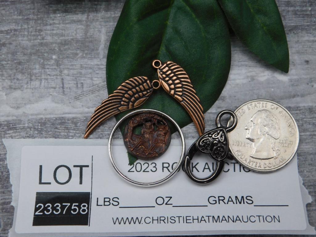 MIXED PENDANT LOT - 2