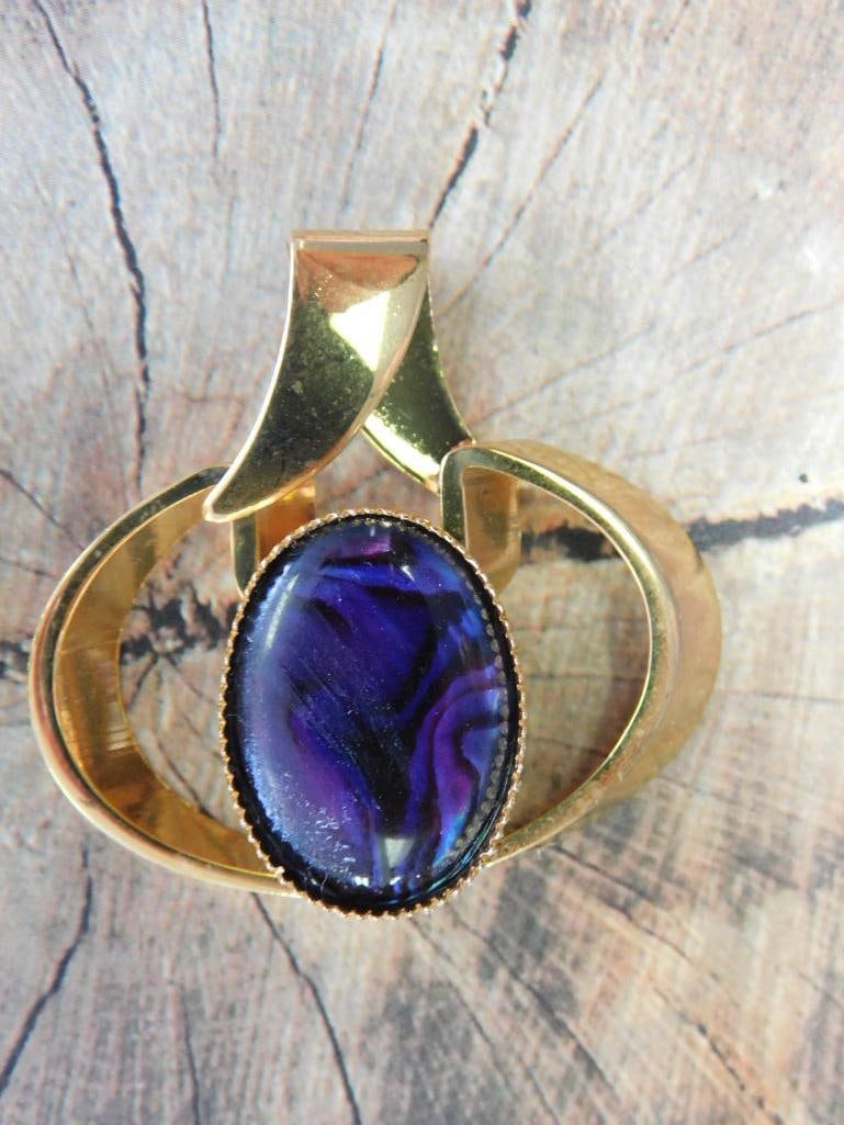 ABALONE PENDANT ROCK STONE LAPIDARY SPECIMEN: ABALONE PENDANT ROCK STONE LAPIDARY SPECIMEN