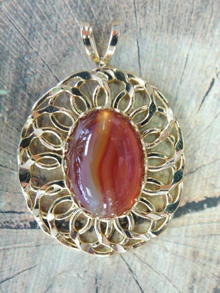 BANDED CARNELIAN PENDANT ROCK STONE LAPIDARY SPECIMEN (1 of 2)