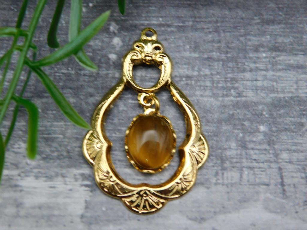 TIGERS EYE PENDANT ROCK STONE LAPIDARY SPECIMEN (1 of 4)