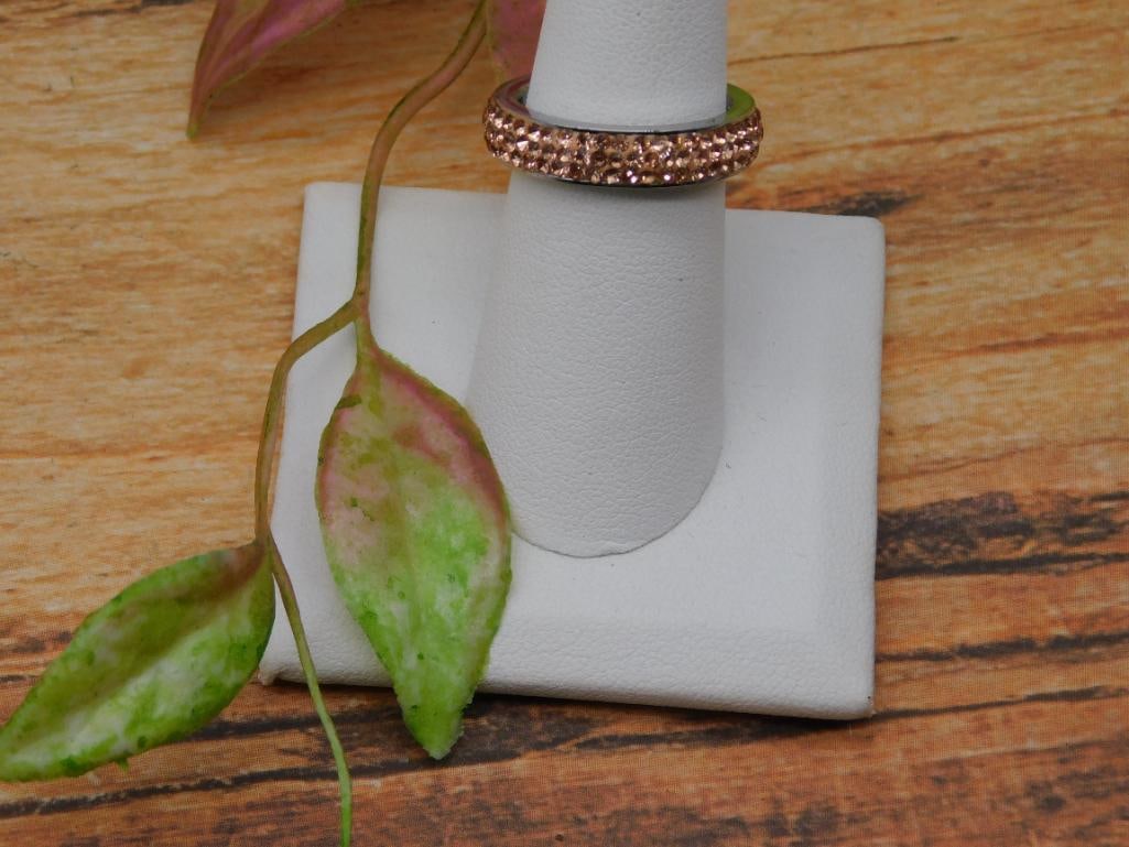 STONE RING ROCK STONE LAPIDARY SPECIMEN: STONE RING ROCK STONE LAPIDARY SPECIMEN