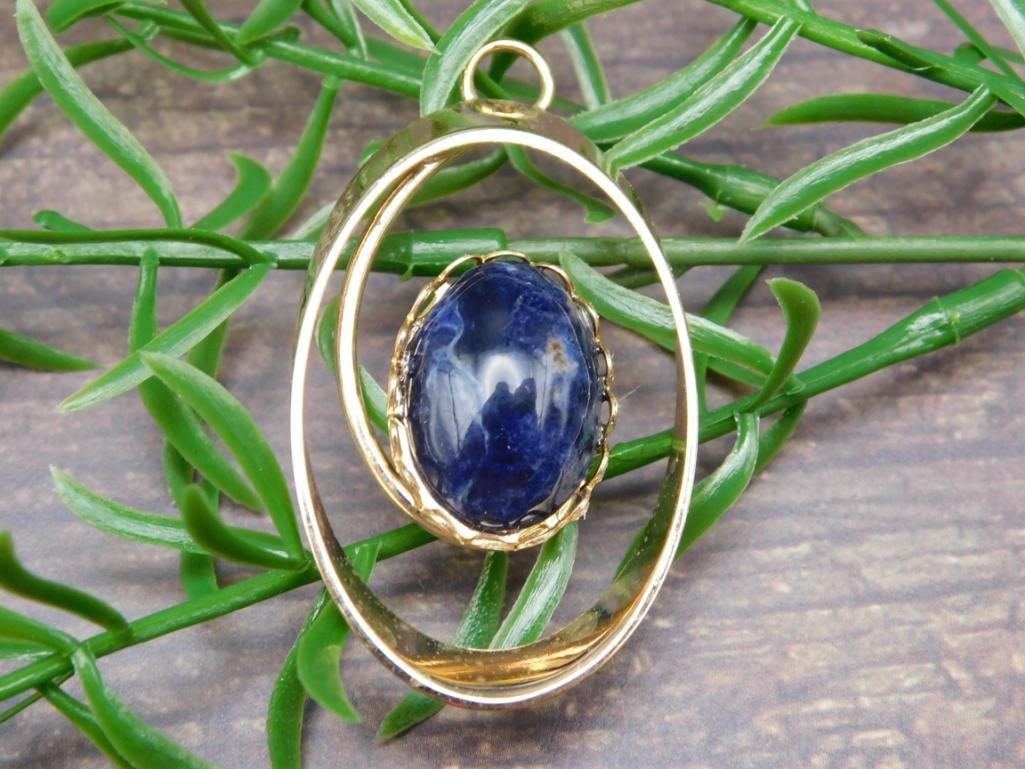 SODALITE PENDANT ROCK STONE LAPIDARY SPECIMEN: SODALITE PENDANT ROCK STONE LAPIDARY SPECIMEN