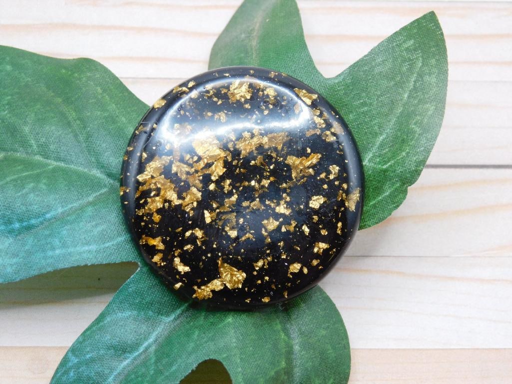 GOLD FLECKED CABOCHON ROCK STONE LAPIDARY SPECIMEN: GOLD FLECKED CABOCHON ROCK STONE LAPIDARY SPECIMEN