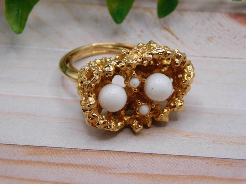 GENUINE STONE RING ROCK STONE LAPIDARY SPECIMEN: GENUINE STONE RING ROCK STONE LAPIDARY SPECIMEN