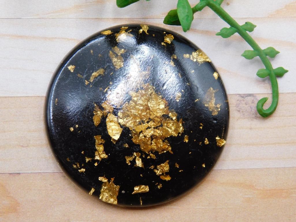 GOLD FLECKED CABOCHON ROCK STONE LAPIDARY SPECIMEN: GOLD FLECKED CABOCHON ROCK STONE LAPIDARY SPECIMEN