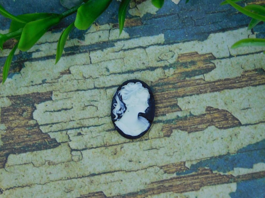 CAMEO CABOCHON ROCK STONE LAPIDARY SPECIMEN: CAMEO CABOCHON ROCK STONE LAPIDARY SPECIMEN