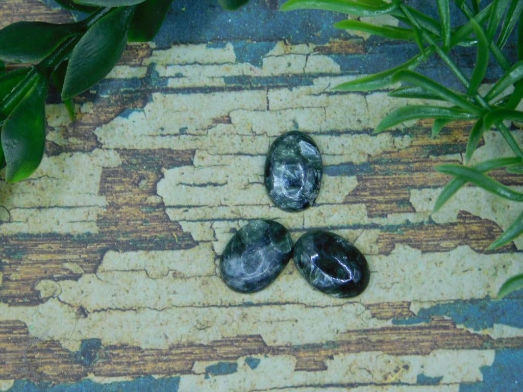SERAPHINITE CABOCHONS ROCK STONE LAPIDARY SPECIMEN: SERAPHINITE CABOCHONS ROCK STONE LAPIDARY SPECIMEN