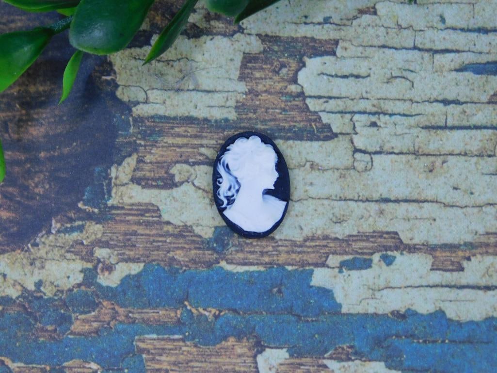 CAMEO CABOCHON ROCK STONE LAPIDARY SPECIMEN: CAMEO CABOCHON ROCK STONE LAPIDARY SPECIMEN