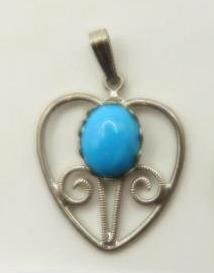TURQUOISE HEART PENDANT ROCK STONE LAPIDARY SPECIMEN (1 of 2)