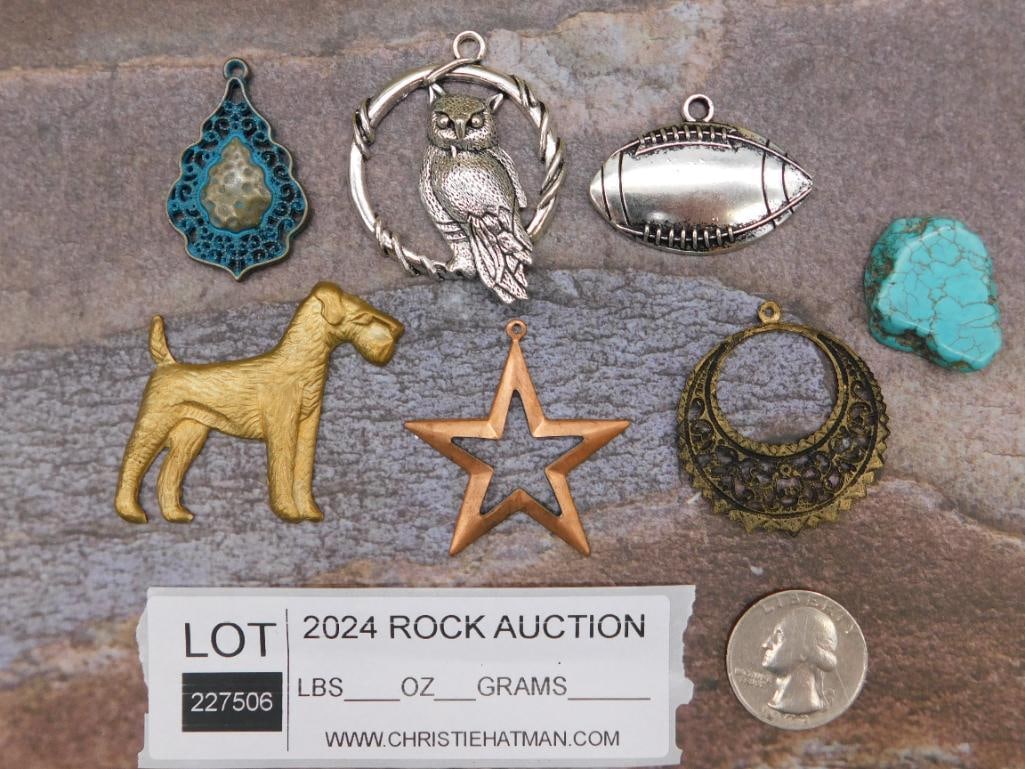 MIXED PENDANT LOT - 2