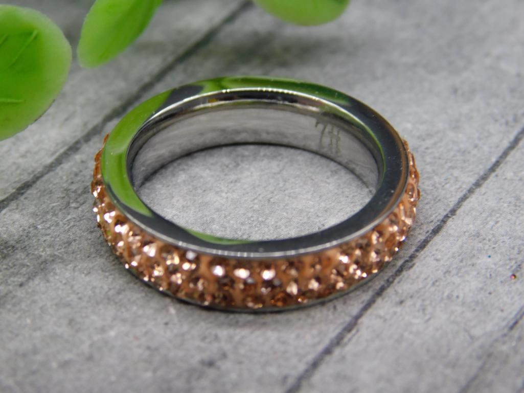 STONE RING ROCK STONE LAPIDARY SPECIMEN: STONE RING ROCK STONE LAPIDARY SPECIMEN