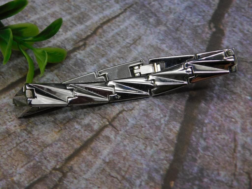 Vintage Silver-Tone Art Deco Style Bracelet: Vintage Silver-Tone Art Deco Style Bracelet