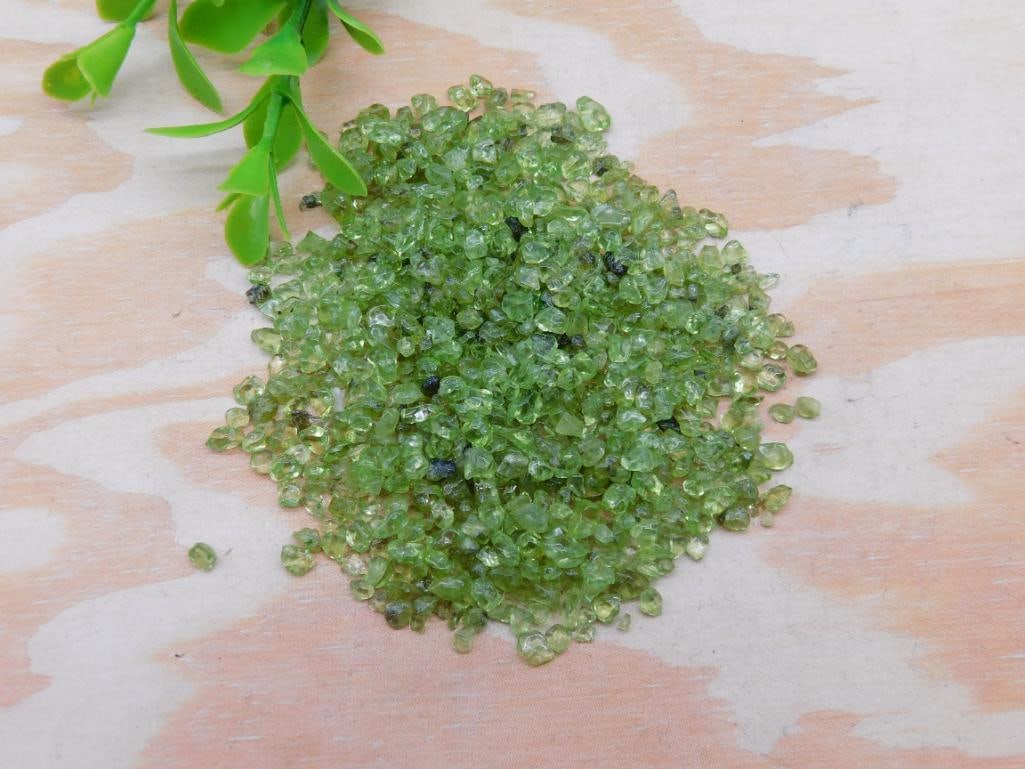 PERIDOT ROCK STONE LAPIDARY SPECIMEN: PERIDOT ROCK STONE LAPIDARY SPECIMEN