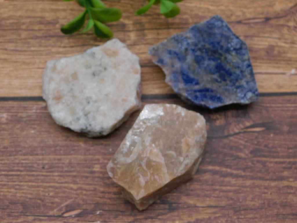 MIXED ROUGH LOT ROCK STONE LAPIDARY SPECIMEN: MIXED ROUGH LOT ROCK STONE LAPIDARY SPECIMEN