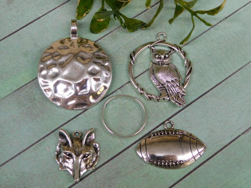 MIXED PENDANTS ROCK STONE LAPIDARY SPECIMEN: MIXED PENDANTS ROCK STONE LAPIDARY SPECIMEN