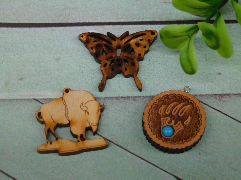 WOODEN PENDANTS ROCK STONE LAPIDARY SPECIMEN (1 of 2)