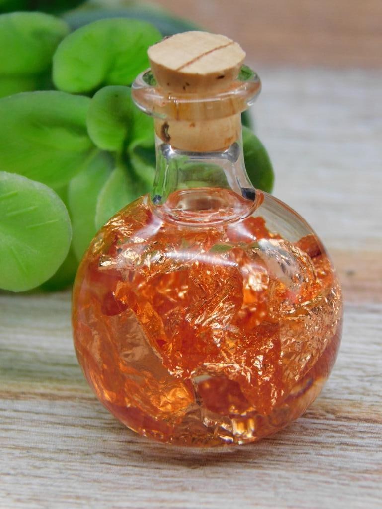 COPPER FLAKES IN BOTTLE ROCK STONE LAPIDARY SPECIMEN: COPPER FLAKES IN BOTTLE ROCK STONE LAPIDARY SPECIMEN