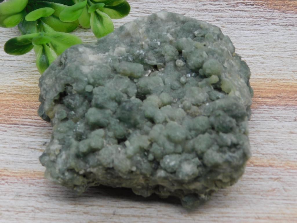 PHRENITE ROCK STONE LAPIDARY SPECIMEN: PHRENITE ROCK STONE LAPIDARY SPECIMEN