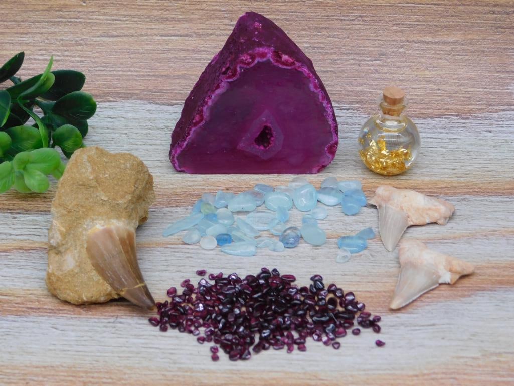 MIXED LOT ROCK STONE LAPIDARY SPECIMEN: MIXED LOT ROCK STONE LAPIDARY SPECIMEN