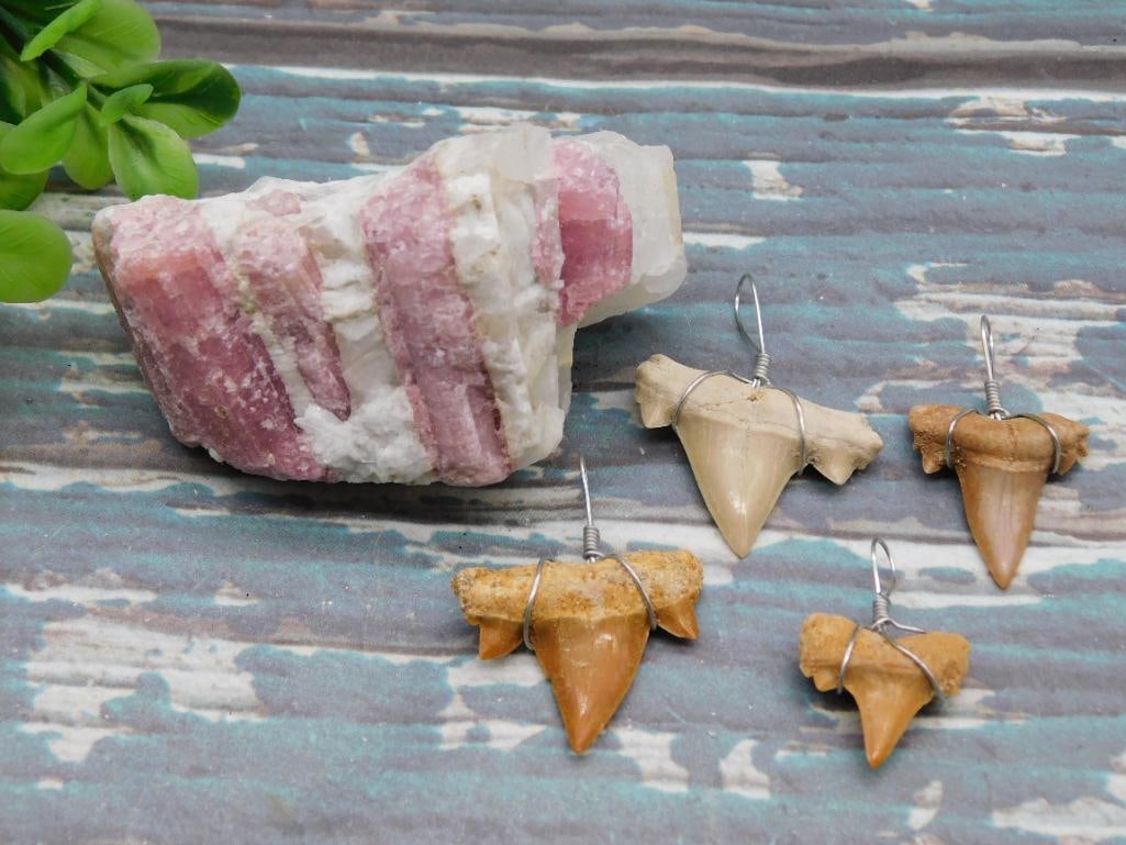 MIXED LOT ROCK STONE LAPIDARY SPECIMEN: MIXED LOT ROCK STONE LAPIDARY SPECIMEN