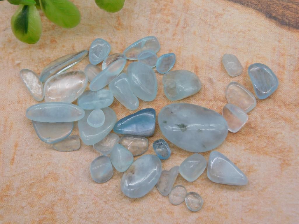 AQUAMARINE ROCK STONE LAPIDARY SPECIMEN: AQUAMARINE ROCK STONE LAPIDARY SPECIMEN