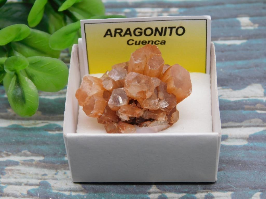 ARAGONITE ROCK STONE LAPIDARY SPECIMEN: ARAGONITE ROCK STONE LAPIDARY SPECIMEN