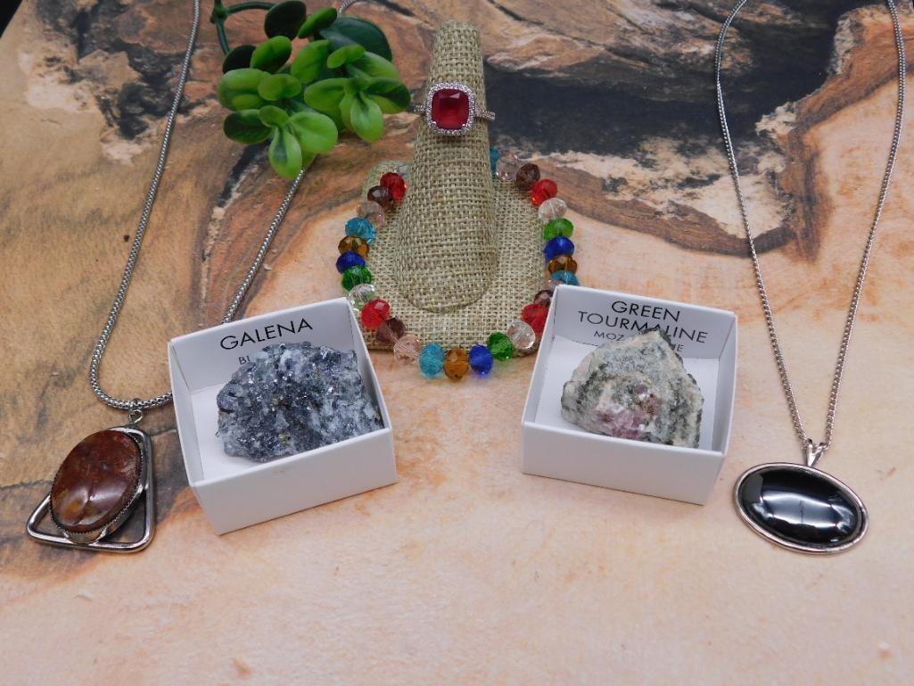 MIXED LOT ROCK STONE LAPIDARY SPECIMEN: MIXED LOT ROCK STONE LAPIDARY SPECIMEN