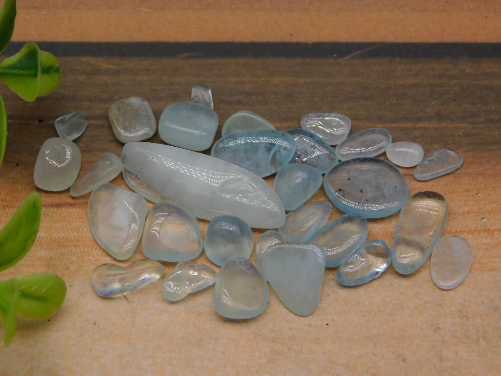 AQUAMARINE ROCK STONE LAPIDARY SPECIMEN: AQUAMARINE ROCK STONE LAPIDARY SPECIMEN