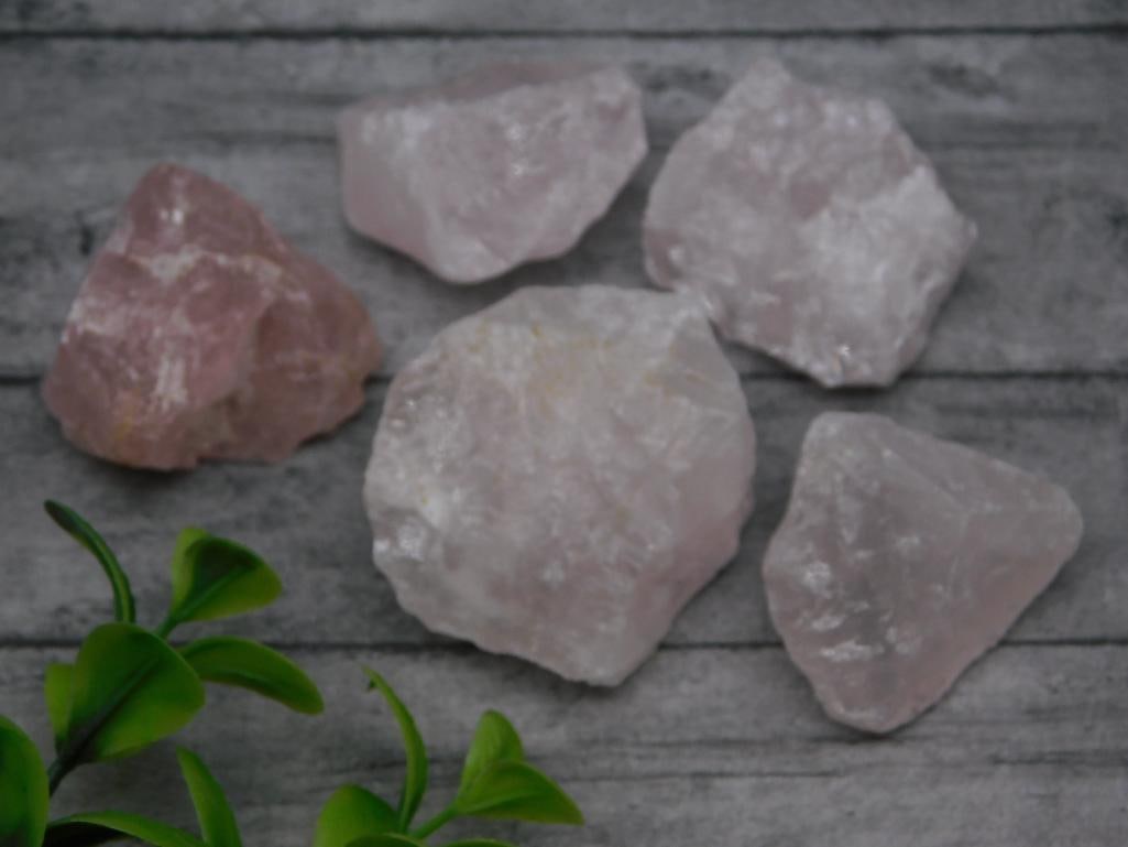 ROSE QUARTZ ROCK STONE LAPIDARY SPECIMEN (1 of 3)